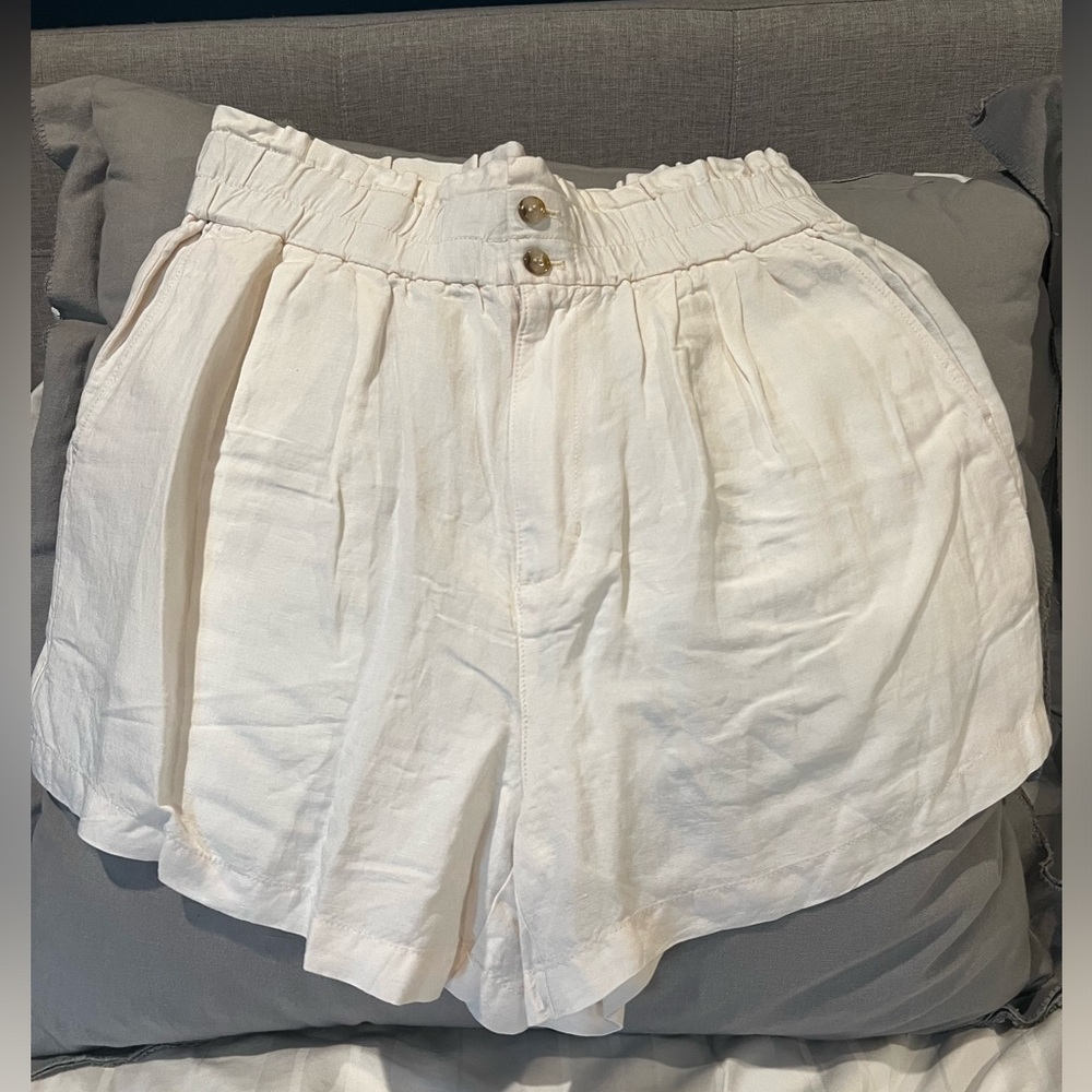 Madewell off-white linen shorts with elastic waist
